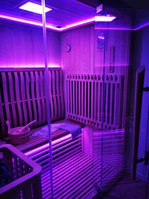 Spabyelleetlui Spa Rouge Ou Bleu Mouscron Kültér fotó