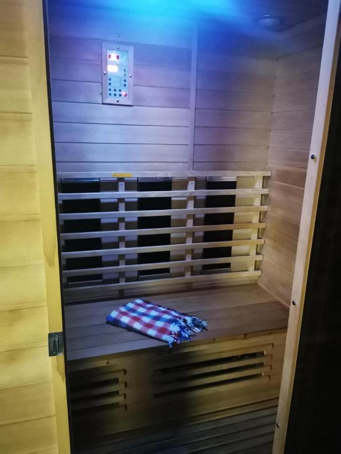 Spabyelleetlui Spa Rouge Ou Bleu Mouscron Kültér fotó