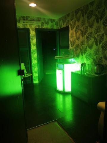 Spabyelleetlui Spa Rouge Ou Bleu Mouscron Kültér fotó