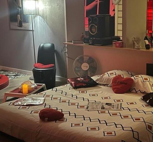 Spabyelleetlui Spa Rouge Ou Bleu Mouscron Kültér fotó