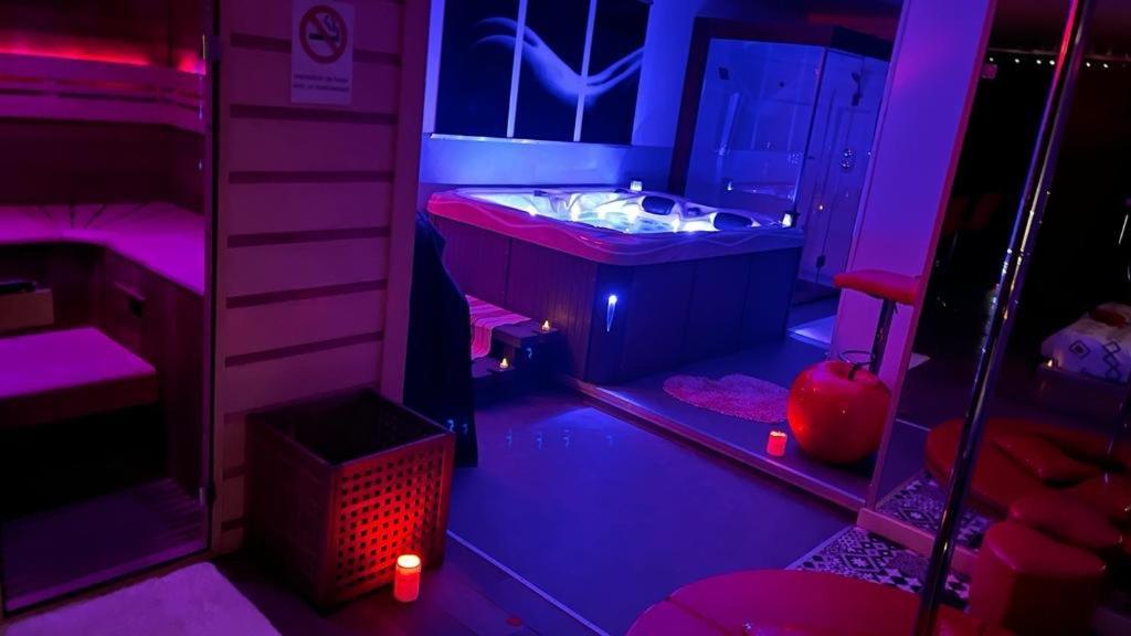 Spabyelleetlui Spa Rouge Ou Bleu Mouscron Kültér fotó