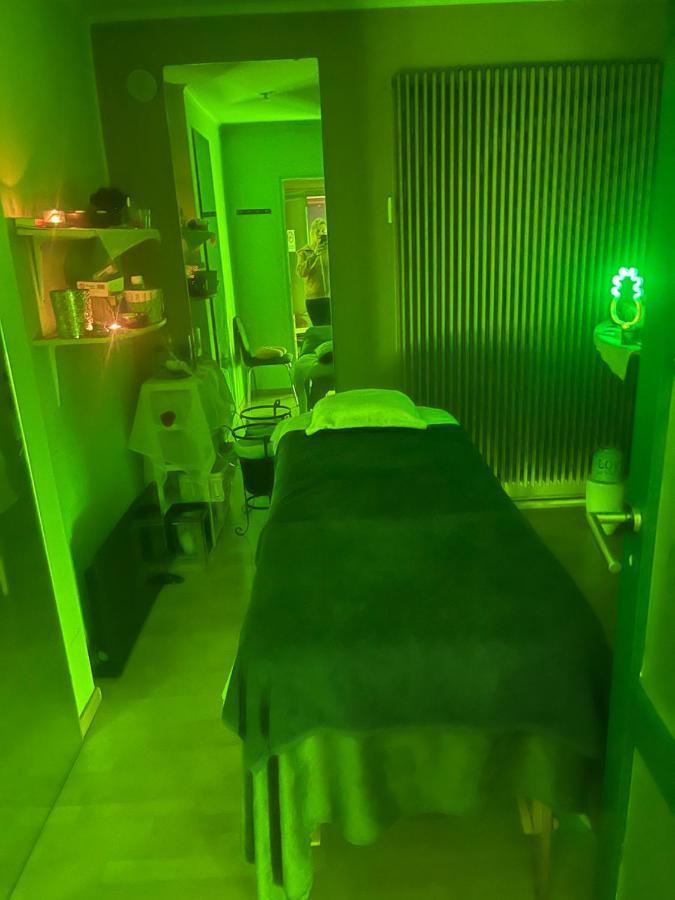 Spabyelleetlui Spa Rouge Ou Bleu Mouscron Kültér fotó