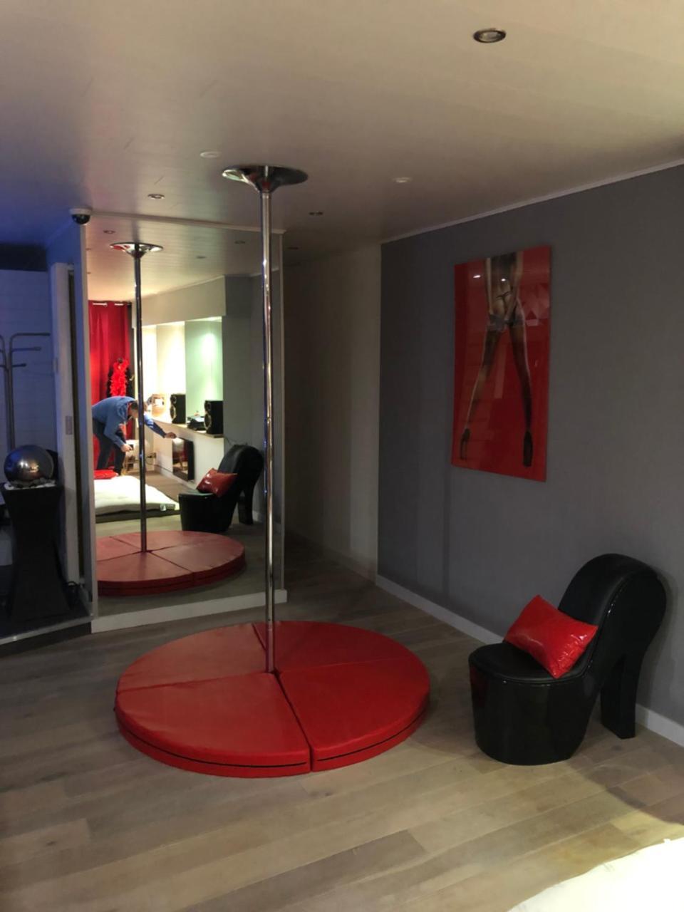 Spabyelleetlui Spa Rouge Ou Bleu Mouscron Kültér fotó