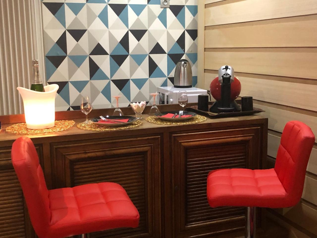 Spabyelleetlui Spa Rouge Ou Bleu Mouscron Kültér fotó